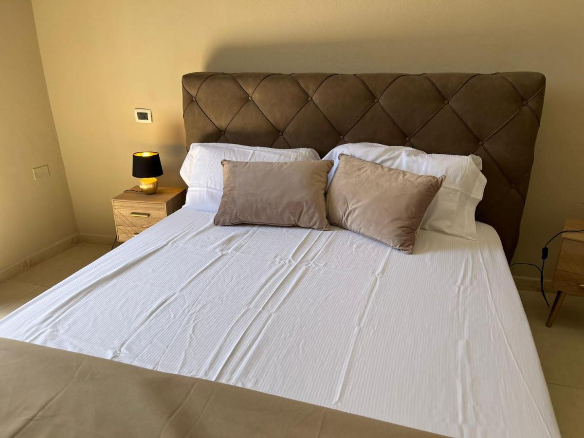 Suite Sardinia Holiday 칼리아리 외부 사진
